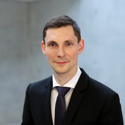 Dr. Stefan Korch