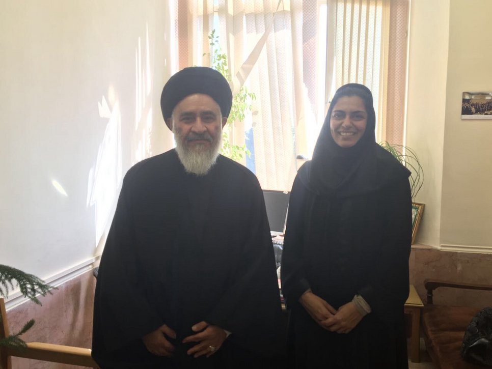 Forschungsgruppenleiterin Nadjma Yassari mit Ayatollah Mohaqeq Damad