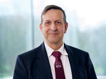 Prof. Dr. Holger Fleischer Prof. Dr. Dr. h.c. Dr. h.c. Holger Fleischer