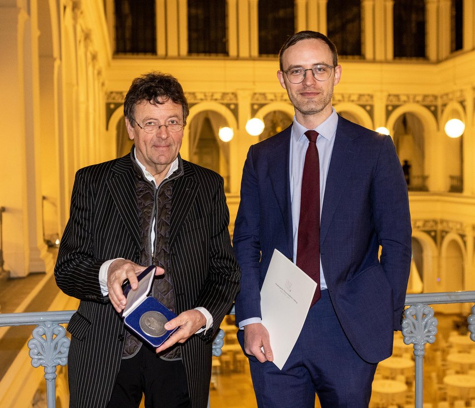 Konrad Duden (right) with Dr. Ekkehard Nümann, President of the Hamburgische Wissenschaftliche Stiftung