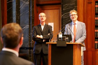 Ralf Michaels und Jan Peter Schmidt beim Launch der Hamburger Leitlinien. Ralf Michaels und Jan Peter Schmidt beim Launch der Hamburger Leitlinien.