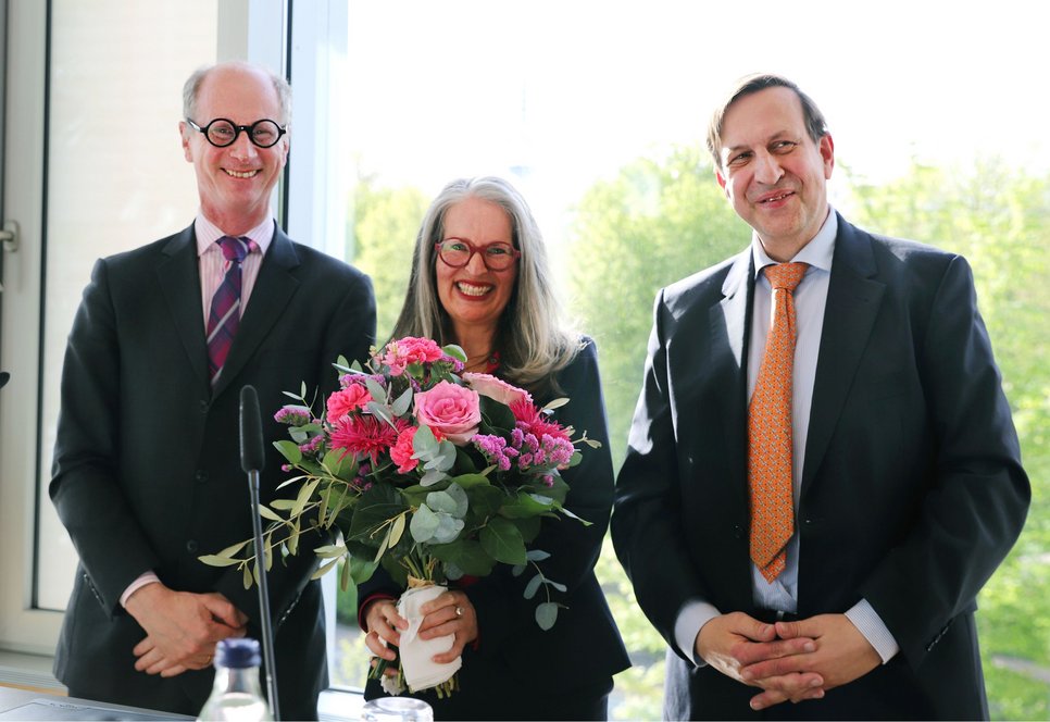Das Institutsdirektorium: Anne Röthel mit Ralf Michaels (links) und Holger Fleischer
