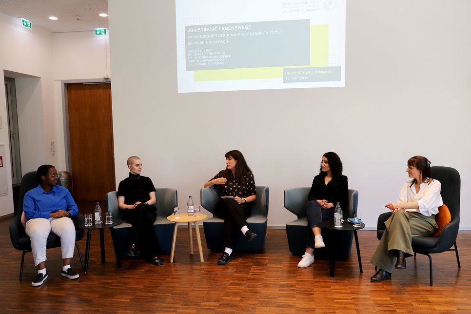 Podiumsgespräch "Juristische Lebenswege: Wissenschaftlerin am Max-Planck-Institut"