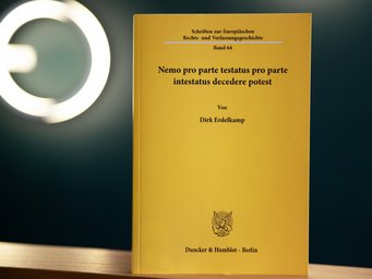 Cover "Nemo pro parte testatus pro parte intestatus decedere potest"