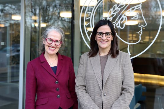 Senator Maryam Blumenthal (right) with Institute Director Anne Röthel