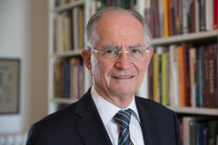 Pressefoto des Direktor emeritus Prof. Dr. Klaus J. Hopt